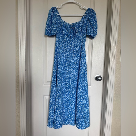 SHEIN Dresses & Skirts - SHEIN Blue and White Floral Midi Dress Sz Small